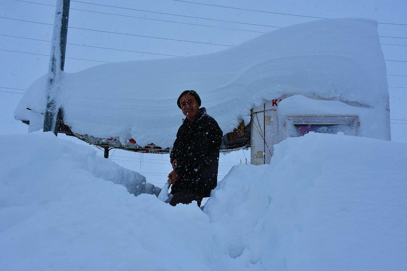Bitlis'te kar yağışı kenti etkisi altına aldı